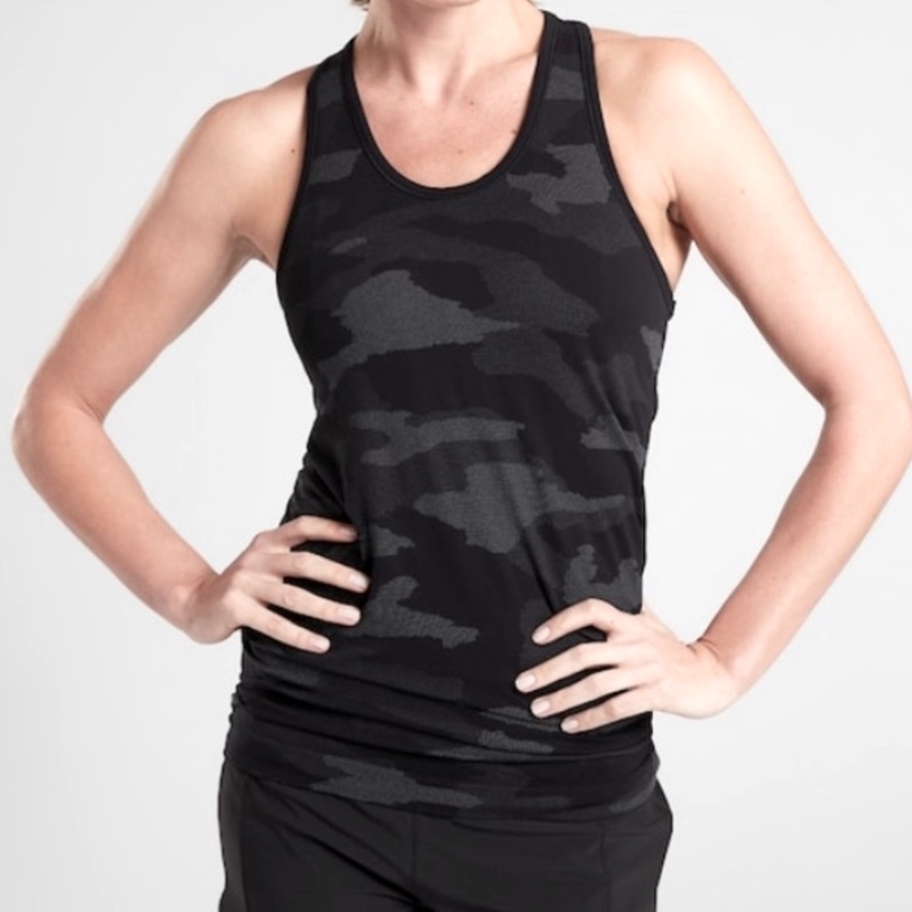 *NWOT*Momentum Camo Tank🔥Athleta